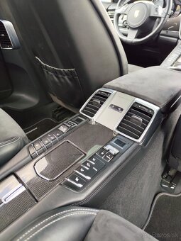 Porsche Panamera GTS - 19