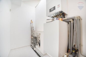 Prenájom veľkometrážneho 4 izb. bytu (145 m2) s terasou 92 m - 19