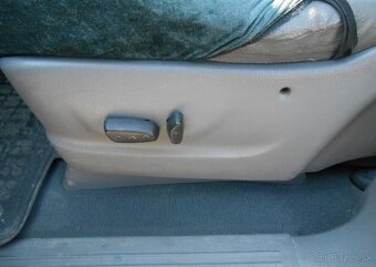 Chrysler Voyager 2,5 105 kW Digiklima nafta - 19