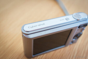 Sony Cyber-shot DSC-W810 šedý - 19