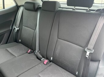 Toyota Auris 1.4 2008 - 19