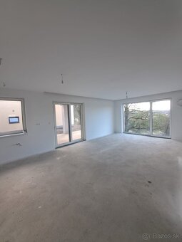 Predaj skolaudovaný 4-izbový rodinný dom RD02 s prístreškom - 19
