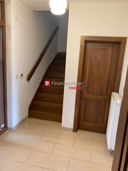 6-izbový rodinný dom s dvojgarážou, záhradou a krbom – Chorv - 19
