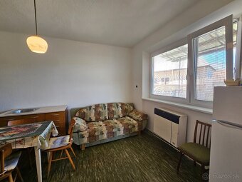 Slnečný dom s veľkým pozemkom a krásnym výhľadom pod horami - 19