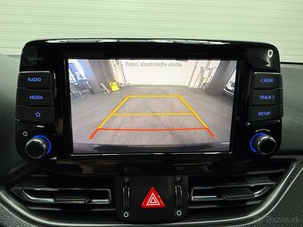 Hyundai i30 2022 1.5dpi atmosféra 81kw benzín FAMILY 1majitľ - 19