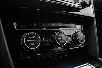 Passat Variant 2.0 BiTDI 240k Highline 4MOTION DSG - 19
