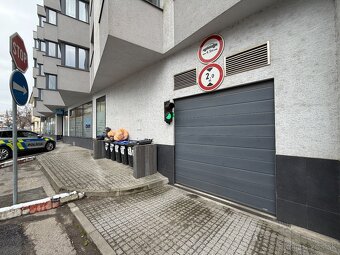 Luxusný, veľkometrážny byt 137m2 s 2 terasasami v Centre - 19