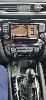 Nissan Qashqai benzin 117 kW automat 1.majitel rok 2020 naj. - 19