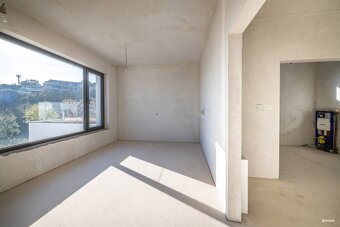ZNÍŽENÁ CENA | Luxusná 5i vila so záhradou a privátnym výťah - 19