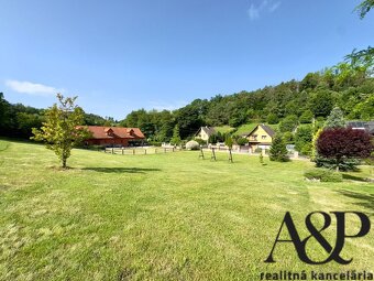NA PREDAJ VÝNIMOČNÁ RODINNÁ VILA, POZEMOK 8000M2, PRIETRŽ, o - 19