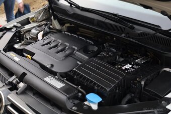 Volkswagen Touran 2.0 TDI Comfortline DSG - 19