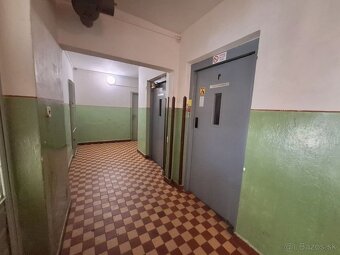 Na predaj veľkometr. 75m2, 2 izb byt Handlová - 19