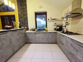 4.-izbový rodinný dom s veľkou garážou v Novej Dedinke - 19