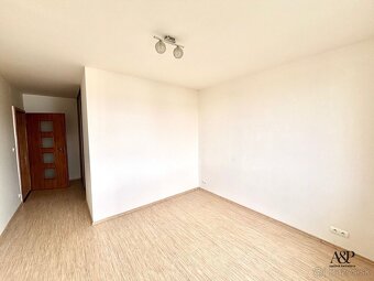 KOMPLETNE REKONŠTRUOVANÝ 2 IZBOVÝ BYT, 68m2, S. JURKOVIČA, S - 19