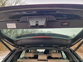 BMW X5 E70 M-paket 3.0 2013 180kw - výměna Piaggio Vespa GTS - 19