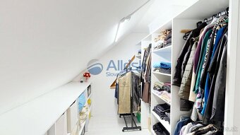 REZERVOVANÉ Rodinný dom s bazénom, letnou kuchyňou a vôňou d - 19