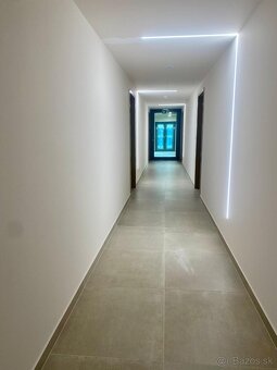 NA PREDAJ 3 IZBOVÝ BYT S BALKÓNOM V PRESTÍŽNOM KOMPLEXE  MET - 19