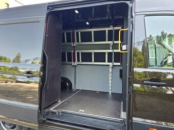 Volkswagen Crafter Dodávka 2.0 TDI 103 kW L3 - 19