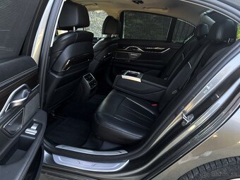 BMW 730d xDrive A/T, HUD, Active Sound Booster, Odpočet DPH - 19