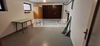 Ponúkame na prenájom 6 izbový rodinný dom v Nových Zámkoch z - 19
