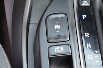 Hyundai Santa Fe 2,2 CRDi PREMIUM 4x4 AT6 145KW - 19