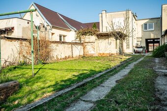 5-izbový RD v obci MADUNICE,o výmere 240 m2, pozemok 706 m2 - 19