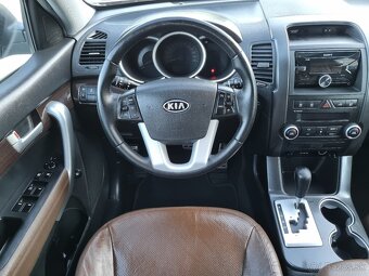 KIA SORENTO 2,2CRDi 4x4  7.MIESTNE - 19