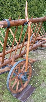 Starý drevený konský voz - rebriňak III - 19
