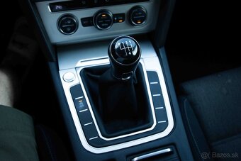 Volkswagen Passat Variant 2.0 TDI BMT Trendline - 19