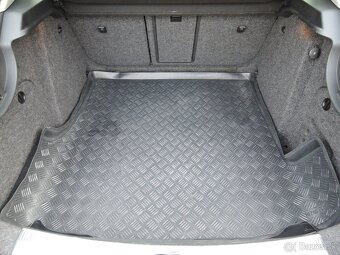 Škoda Superb, 2,0 TDi 125kW ČR Elegance 2009 - 19