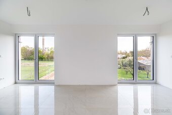 BEDES | novostavba 182m2, pozemok 659m2, 3x terasa, garáž - 19