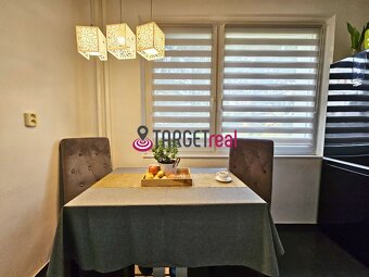 Na predaj veľký kompletne zariadený 3-izbový byt v centre Pi - 19