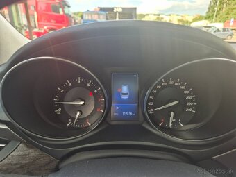 Toyota Avensis Combi 2.0 Valvematic Executive MDS - 19