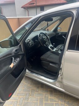 Predám nepojazdné auto Ford Galaxy Ghia - 19