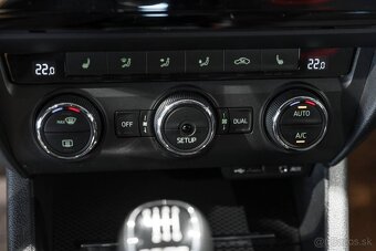Škoda Octavia Combi 2.0 TFSI RS - 19