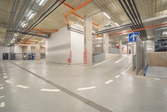 PREDAJ Luxusný 2 izbový byt 74m2 + 41m2 terasa, Staré Mesto - 19