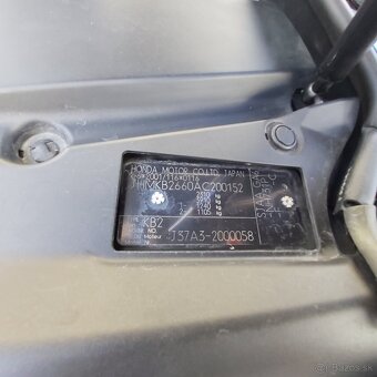 Honda Legend , KB2 , V6 Full výbava, 58 tisíc km, SR - 19