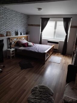 Rodinný dom v pokojnej lokalite v Slavošovciach. - 19