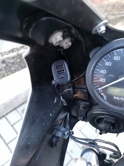 Yamaha FZ400 - 19