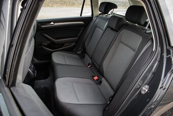 Volkswagen Passat Variant 2.0 TDI 2018 manuál - 19