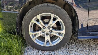Predám Mitsubishi Outlander 3 2013 2,2DI-D 110kW - 7 miestne - 19