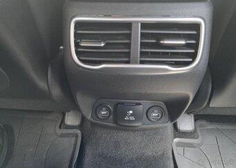Hyundai Santa Fe 2.2-PREMIUM-TAŽNÉ 2,5t-7 MÍST - 19