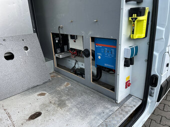 Renault Master L2H2 - exkluzívna pojazdná dielňa BOTT, DPH - 19
