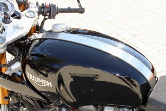 Triumph Thruxton RS 1200 Jet Black - 19
