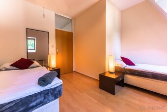 Budova v srdci Trenčína – priestranný byt a showroom - 19