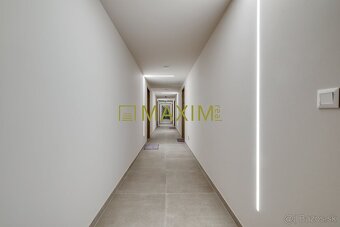 3 izbový apartmán s 2 balkónmi a parkingom v projekte Metrop - 19