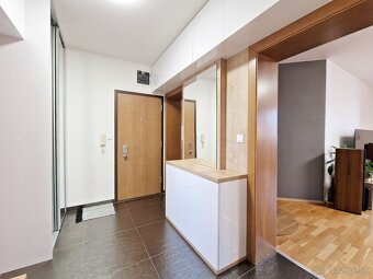 PREDAJ: 3 IZBOVÝ BYT 75 M2, LODŽIA , GARÁŽ, VYSOKÉ TATRY - 19