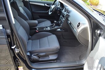 AUDI A3 2.0 TDI, R. 2011, TEMPOMAT, ELEKTRÓNY R17, BIXENÓNY - 19