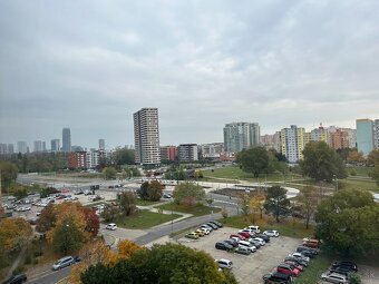3 izbový byt na začiatku Petržalky, pri električke - 19