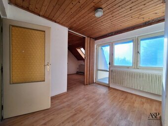 NA PREDAJ 5 IZBOVÝ RODINNÝ DOM S 2 GARÁŽAMI, 739 M2, STRÁŽNI - 19